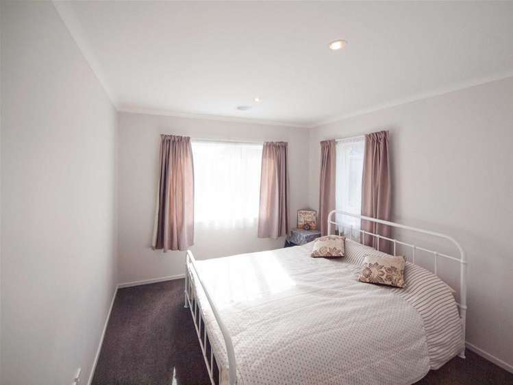 98 Amesbury Drive Churton Park_9