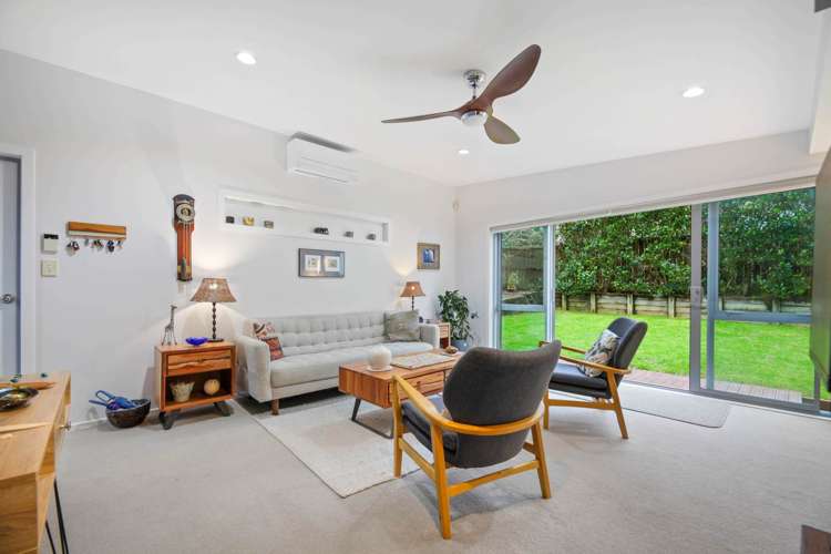 6 Cronin Place Beach Haven_11