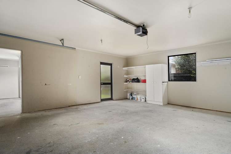 32 Heron Avenue East Matua_13