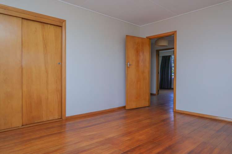 32 Domett Esplanade Cobden_25