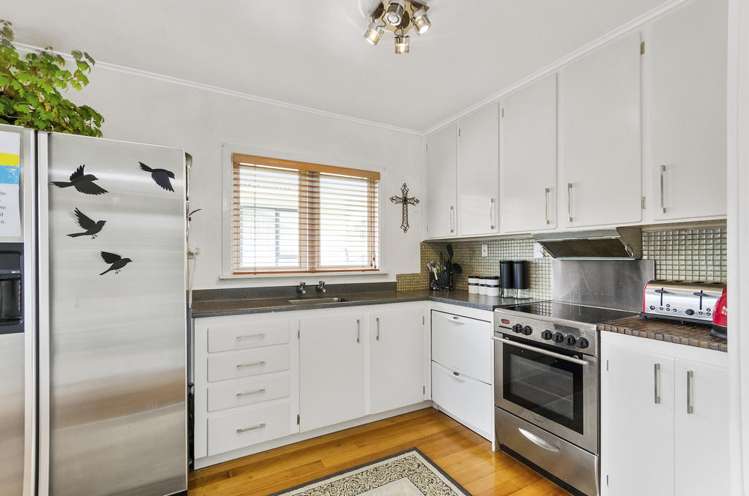 26 Montmere Avenue Te Atatu Peninsula_5