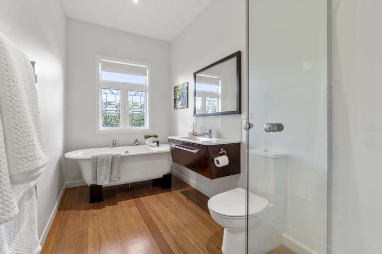 2 Ascot Avenue Narrow Neck_17