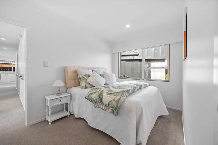 16 Maugham Drive Bucklands Beach_12