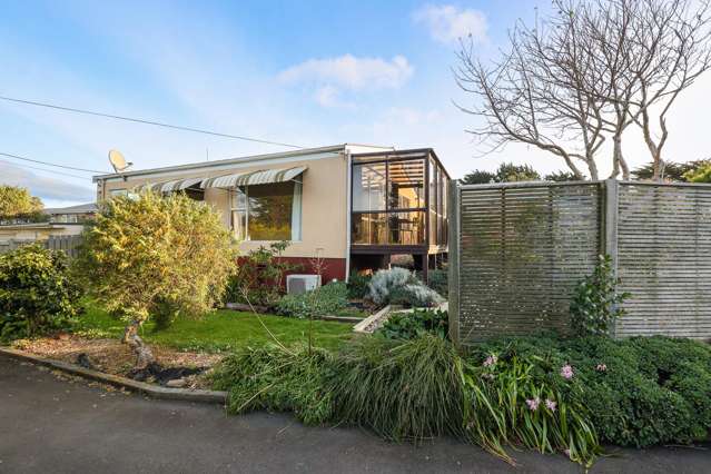 Sunny 2 Bedroom Unit in Highcliff
