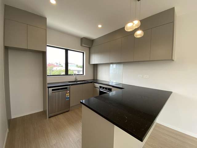 1/4052 Great North Road Glen Eden_1