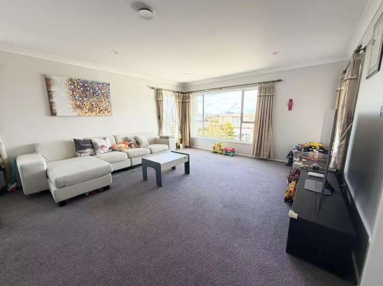 13 Luton Ave Sunnyhills_3
