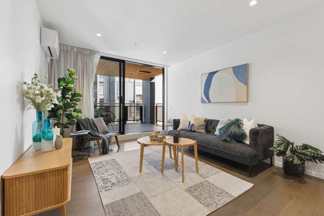 Top-Floor Living in Full Sunshine