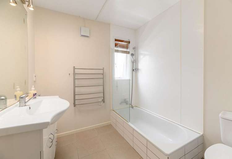 6 Anchor Place Beach Haven_13