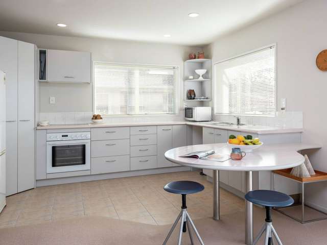 2/30 Uxbridge Road Mellons Bay_4