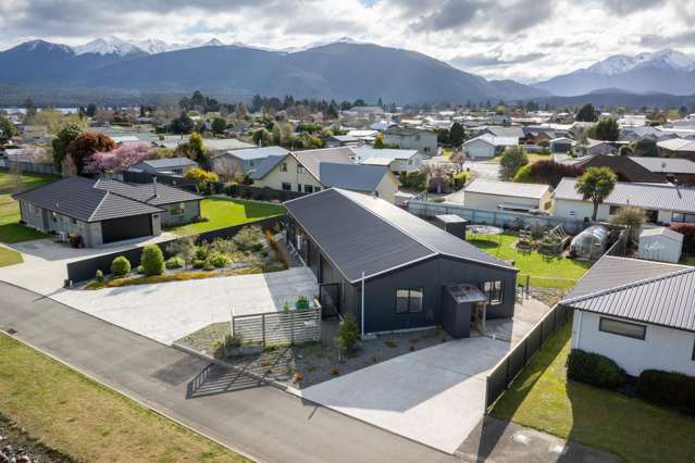 27 Tawera Place Te Anau_1