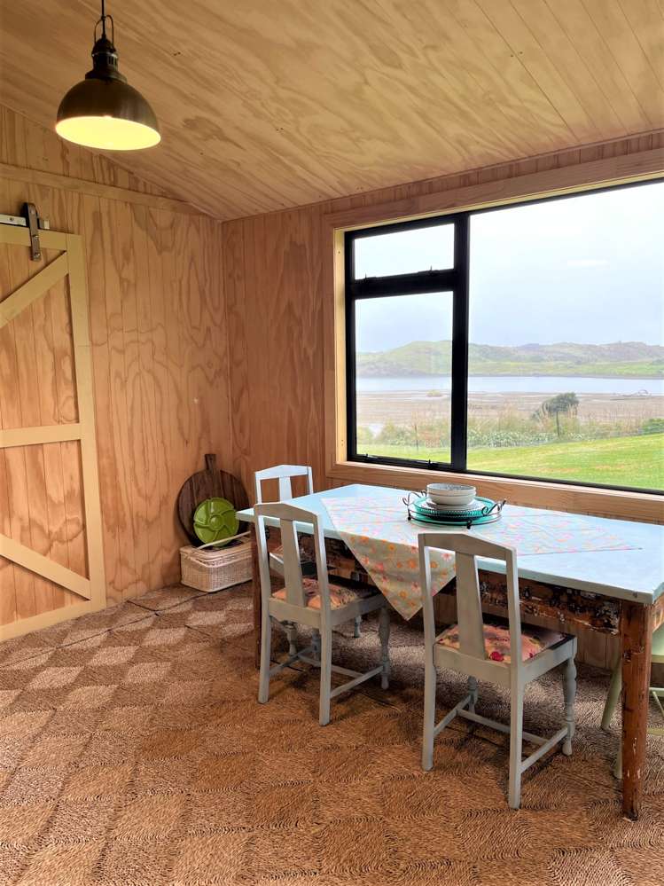 30 Briscoe Street Awakino_11