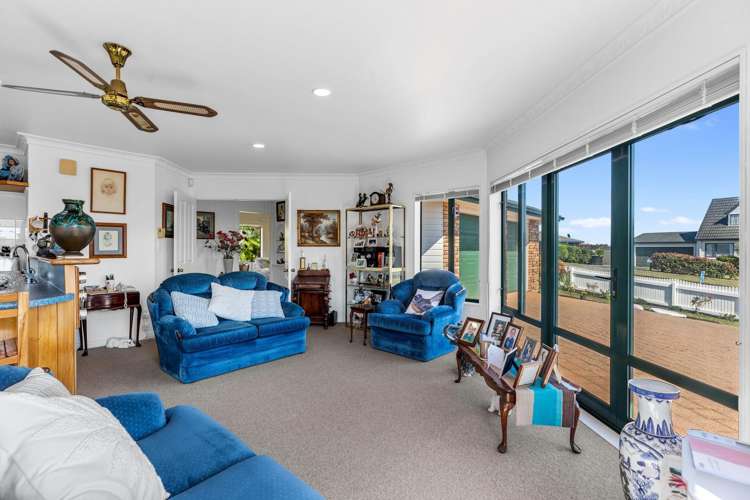 17 Village Park Drive Welcome Bay_9