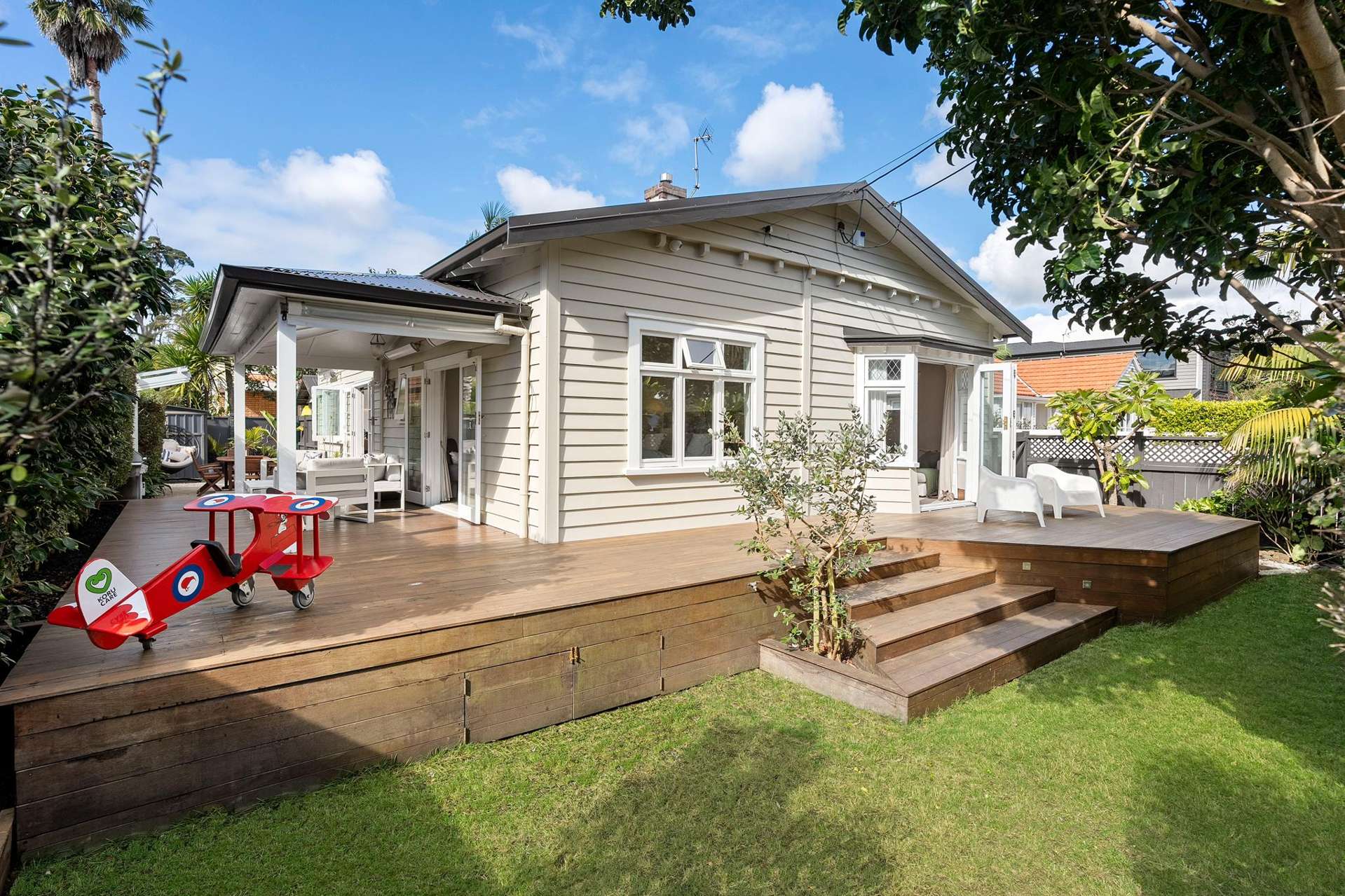 24 Queensway Three Kings_0