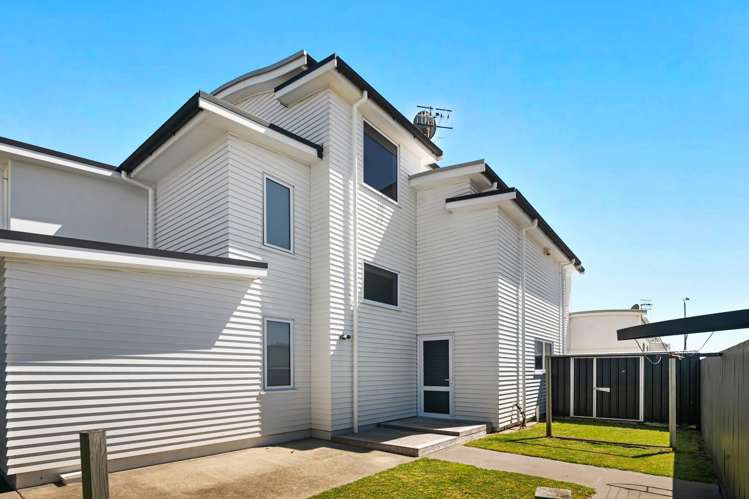2/203 Marine Parade Mt Maunganui_29