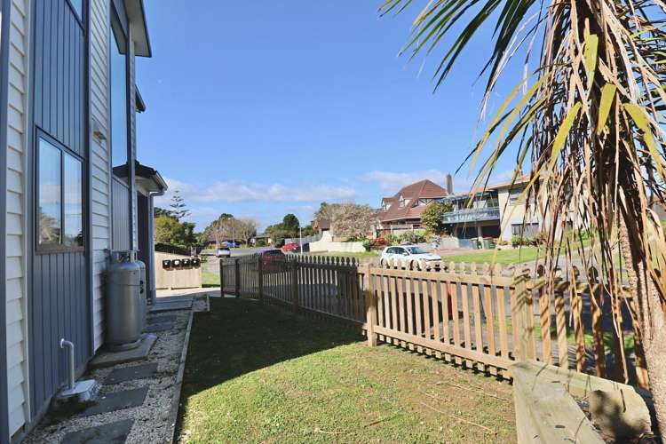 7D Pinehurst Place 1824_12