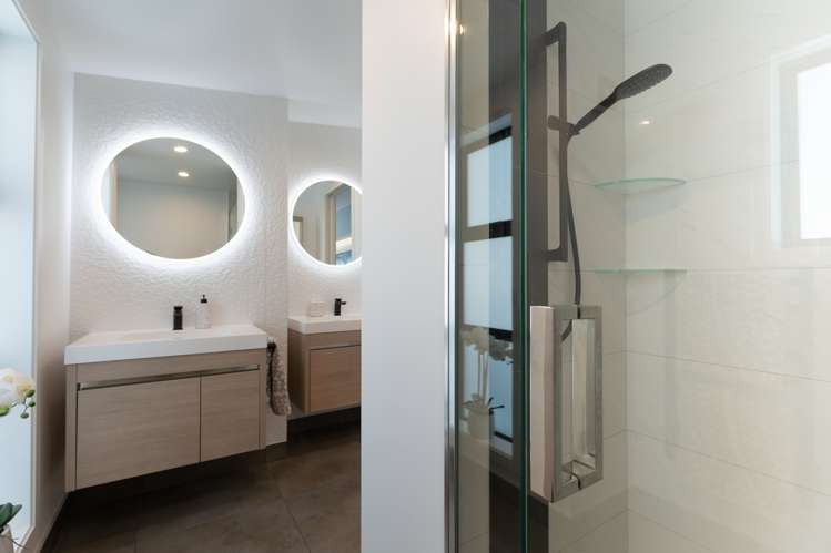 46 Bisley Avenue Moana_21