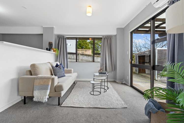 8 Tikorangi Place Morningside_17