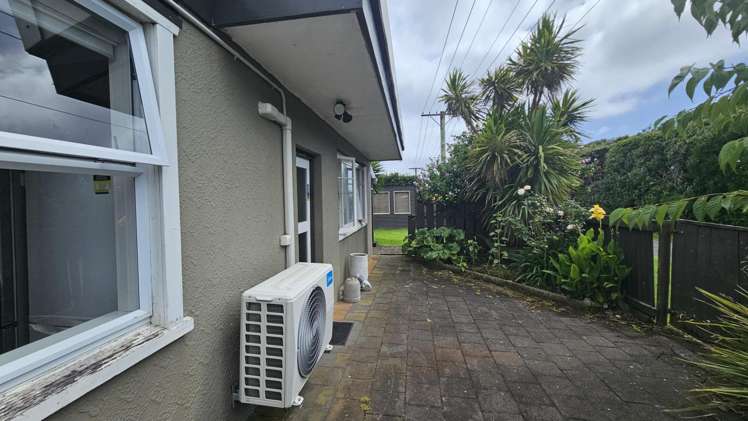 2 Battiscombe Terrace Waitara_17
