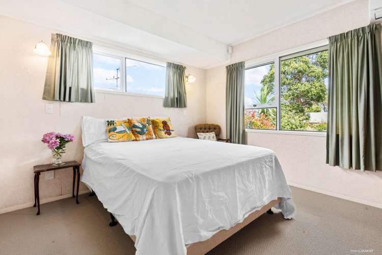 13/10 Gerard Way Saint Johns_7