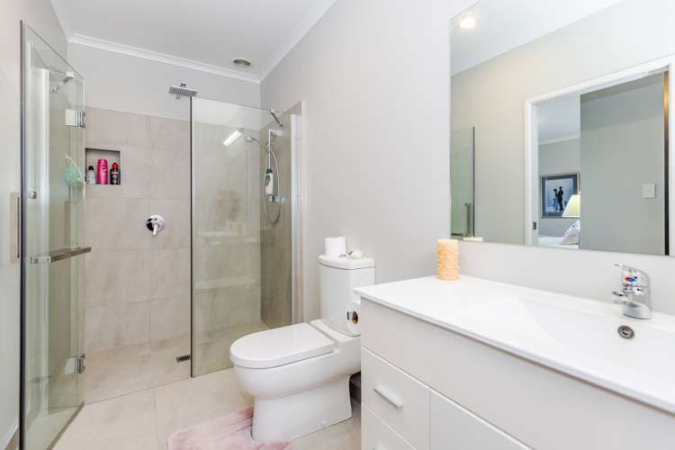 16 Carlingford Rise Dinsdale_12