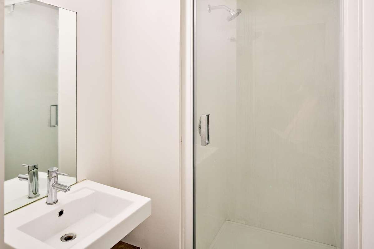 2J/242 Taranaki Street_5