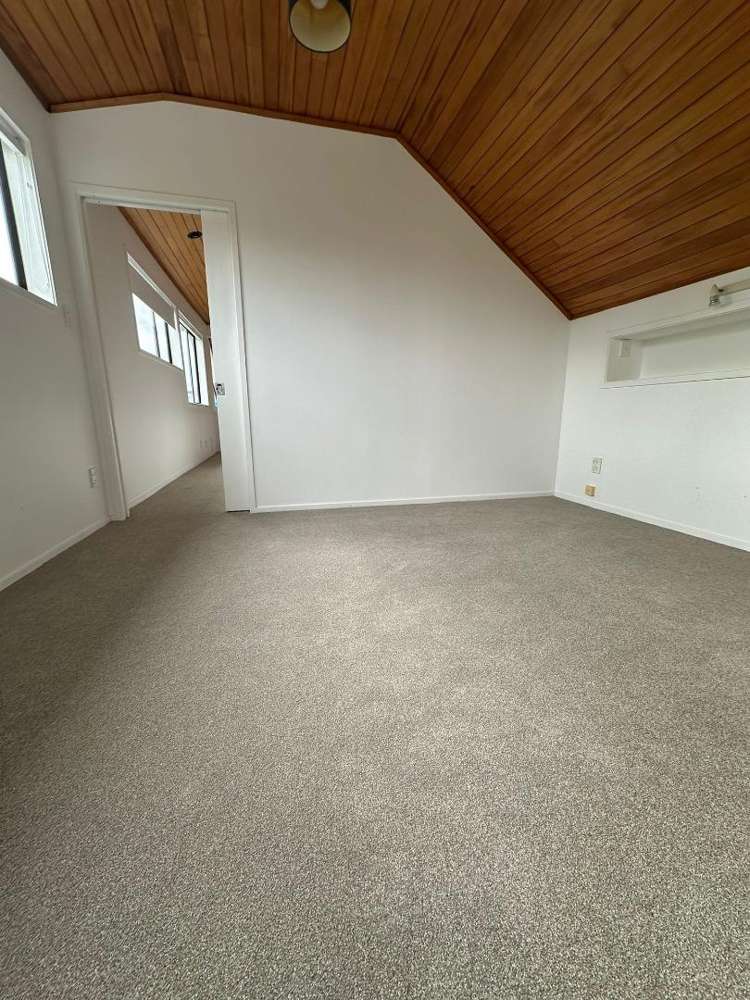 5b Himalaya Crescent 1708_8