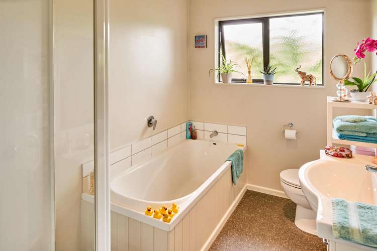 38 Speldhurst Grove Stokes Valley_13