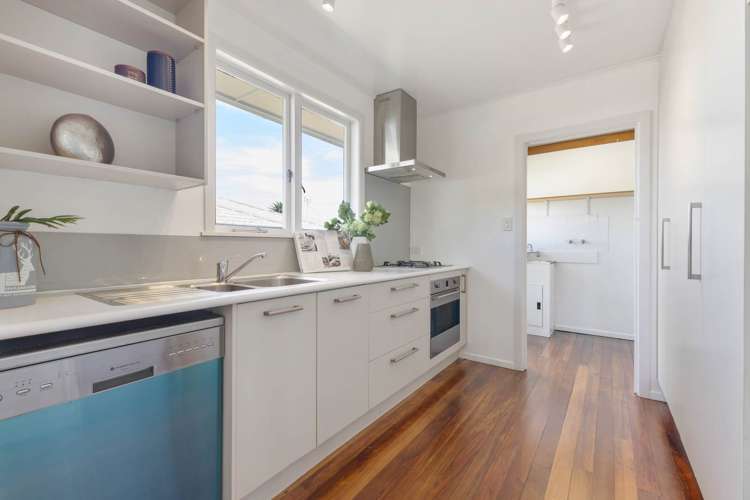 7 Chaucer Place Blockhouse Bay_9