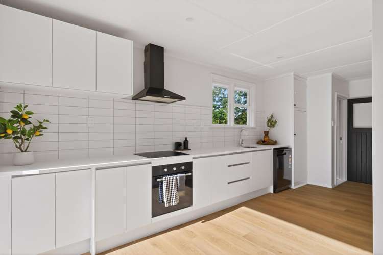 11 Churchill Crescent_1