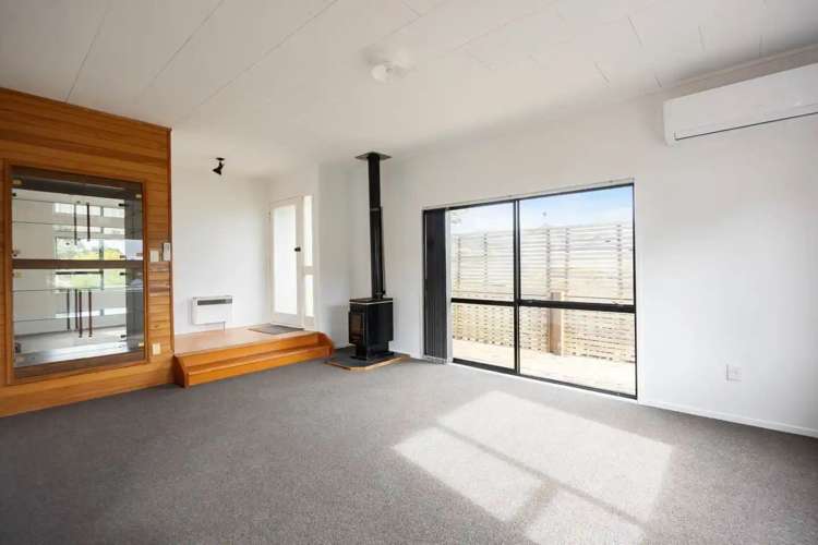 67 Meadowvale Rise Titirangi_1