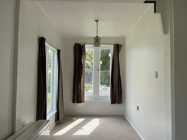 4 Gibbs Crescent Wainuiomata_11