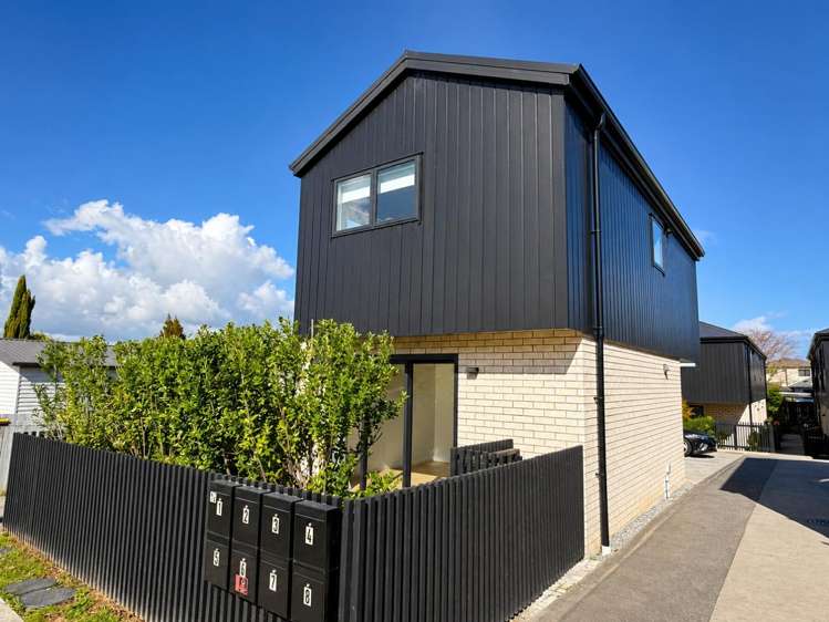 1/16 Totara Road_0