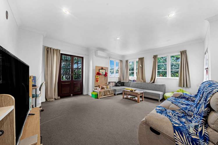 274 Royal Road Massey_15