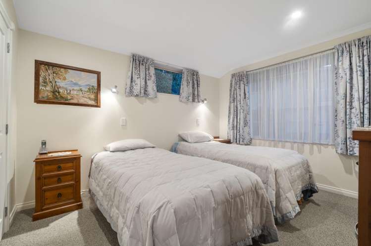 13/17 Simmonds Grove Greerton_10