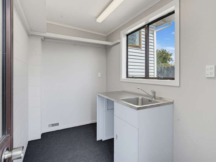 33 Joanna Place Deanwell_19