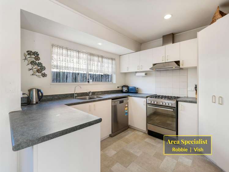 33 Craigbank Avenue New Lynn_6