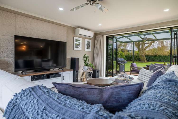 6 Shadbolt Drive Leamington_2