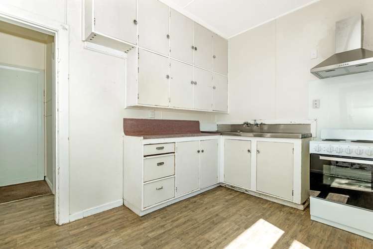 678 Gladstone Road Te Hapara_15