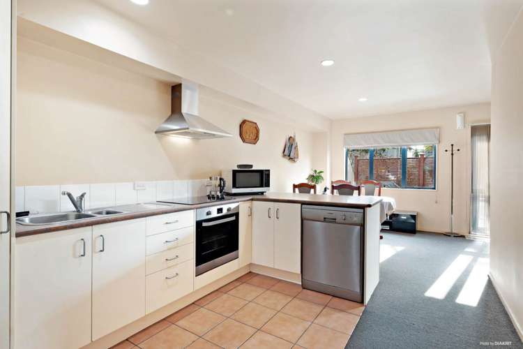 2/9 John Jennings Drive Oteha_5