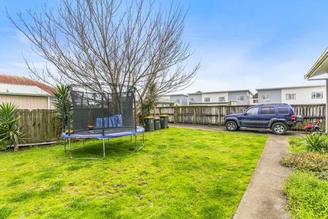 2/17 Kent Road Manurewa_1