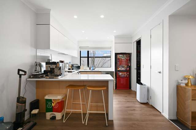 24/182 London Street Hamilton Central_2