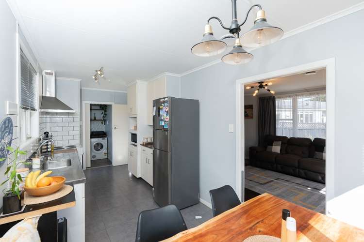 33 Garden Heights Avenue Glenview_8