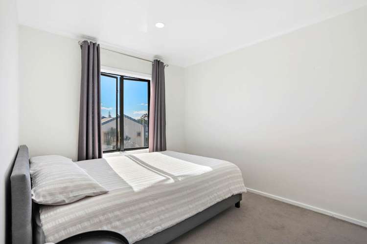63/1 Ambrico Place New Lynn_10