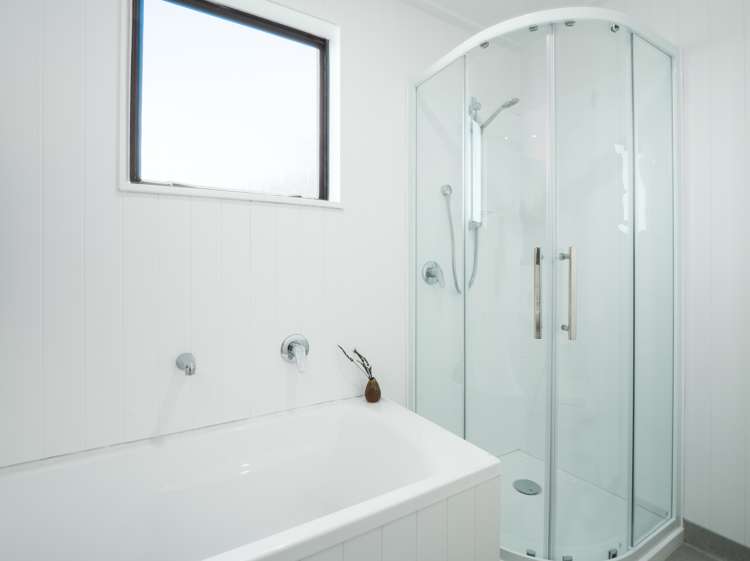 17a Wynyard Crescent Fernhill/Sunshine Bay_6