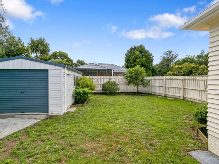 8 Faulke Avenue Wainuiomata_12