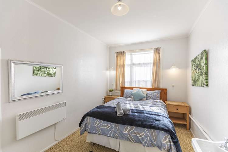 12 Seaview Road Herbertville_12