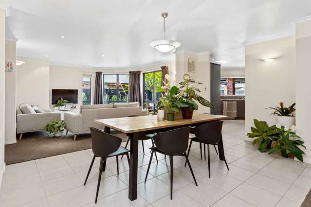 7 Vaughan Way Redwood_3