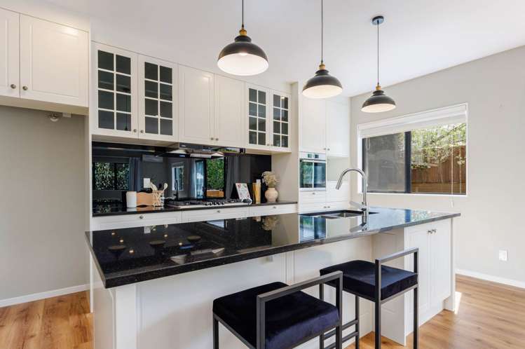 11 Parkview Drive Gulf Harbour_3