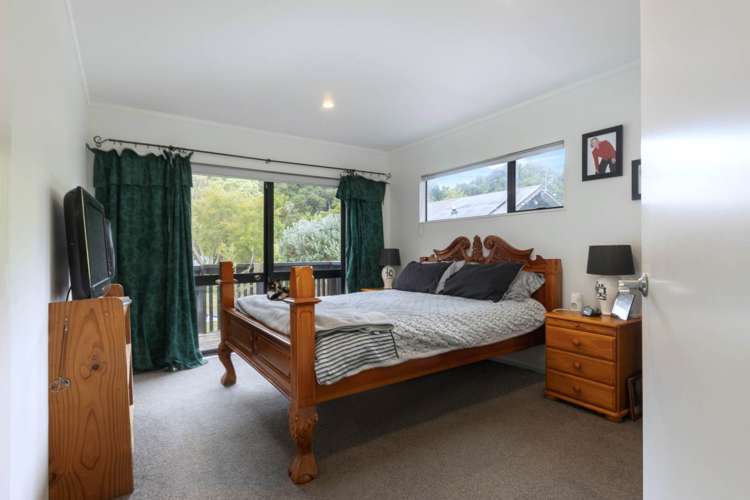 482 Huia Road Laingholm_15