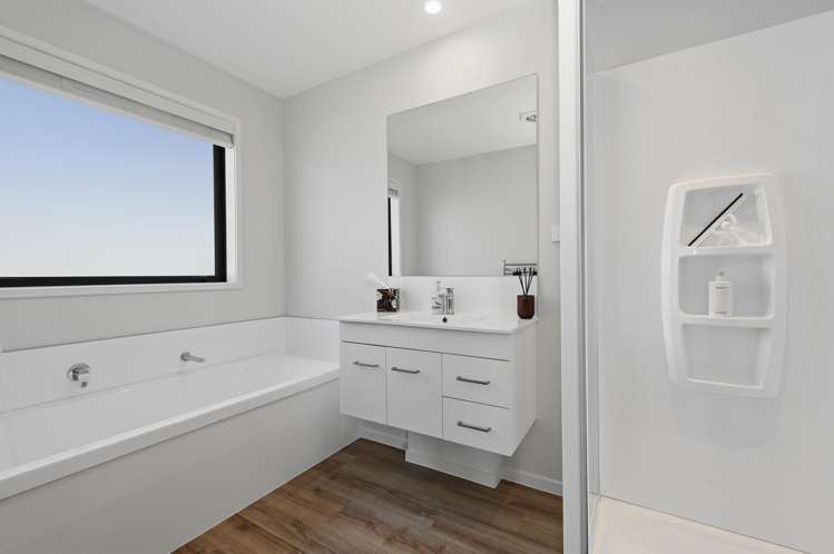 3 Hera Lane Pyes Pa_18